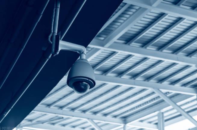 夜間的監(jiān)控?cái)z像頭 夜間的監(jiān)控?cái)z像頭